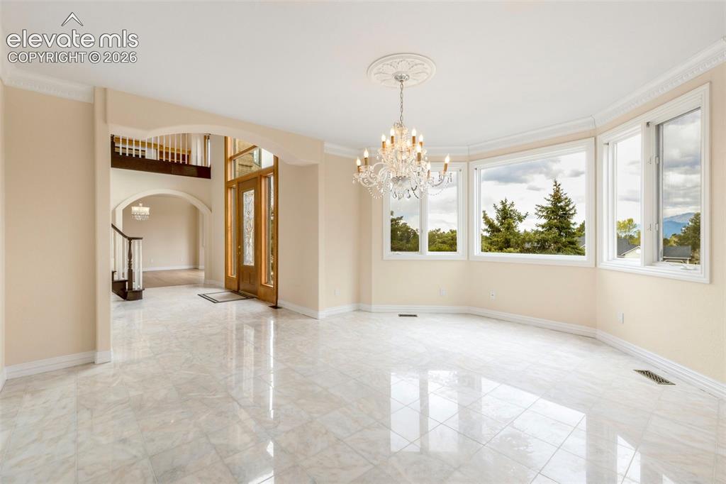 Image 9 of 50: Living Room