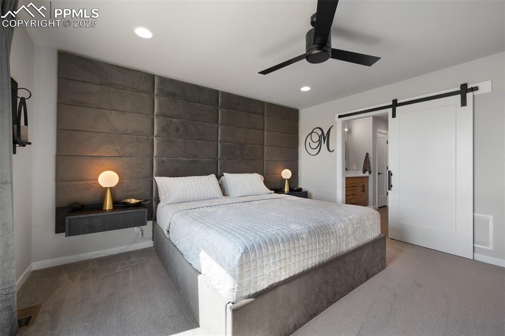 Image 11 of 27: Bedroom