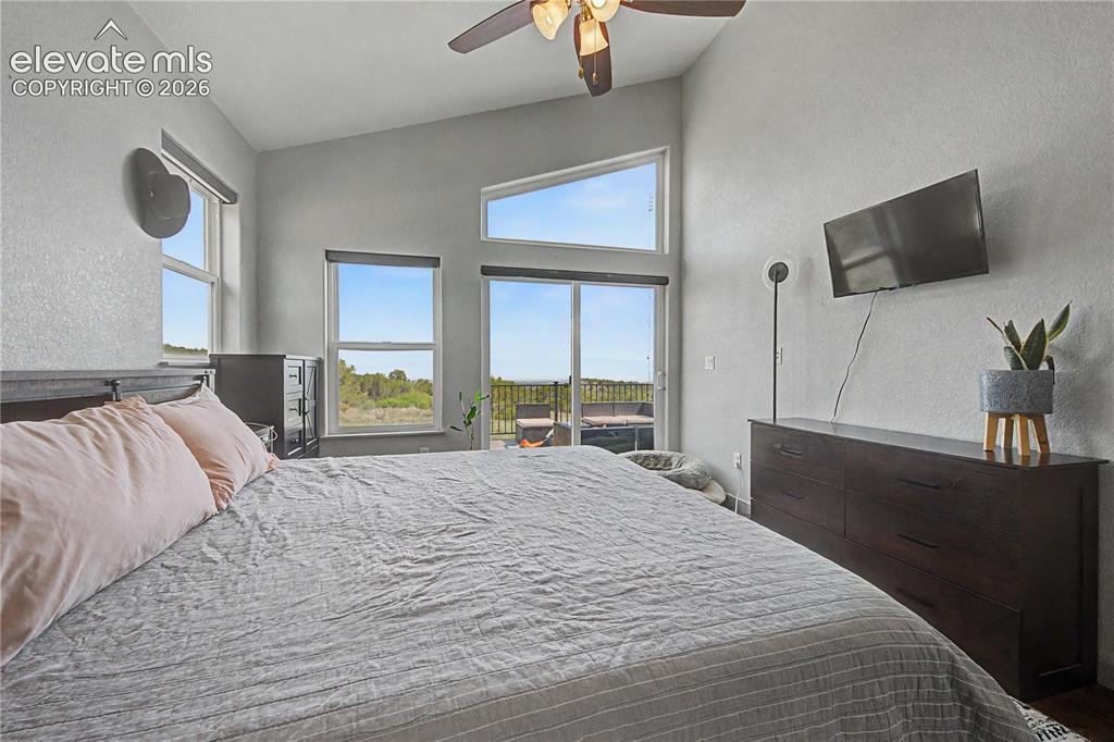 Image 19 of 41: Master Bedroom