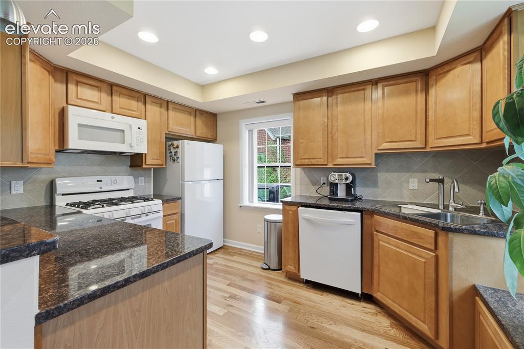 Image 11 of 42: Kitchen