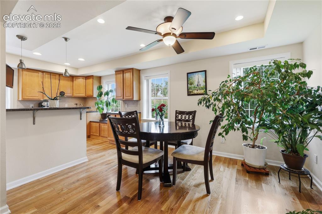 Image 15 of 42: Dining Area