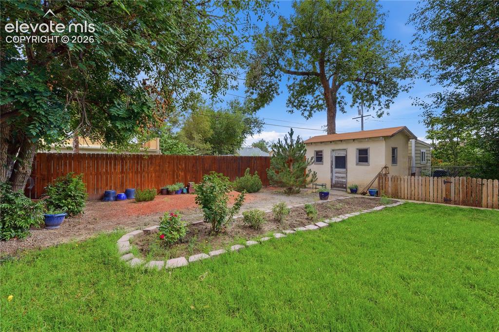 Image 42 of 42: Yard