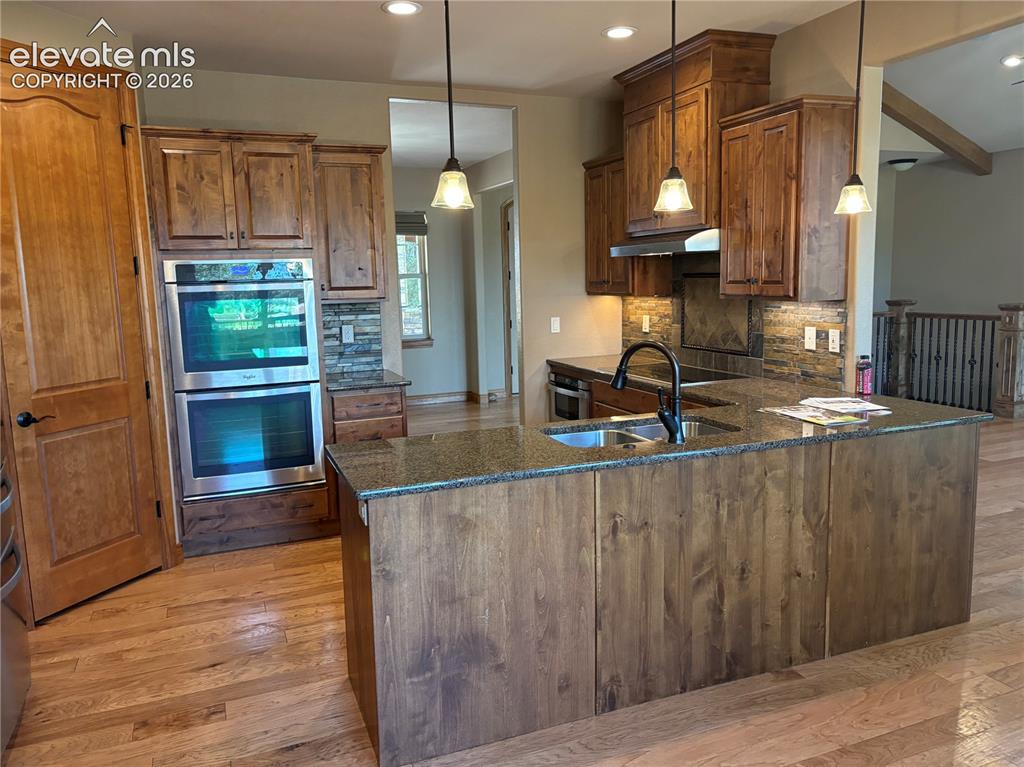 Image 41 of 44: Kitchen view from breakfast nook