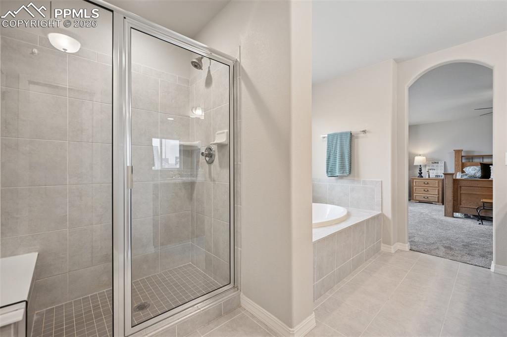 Image 19 of 39: Bathroom