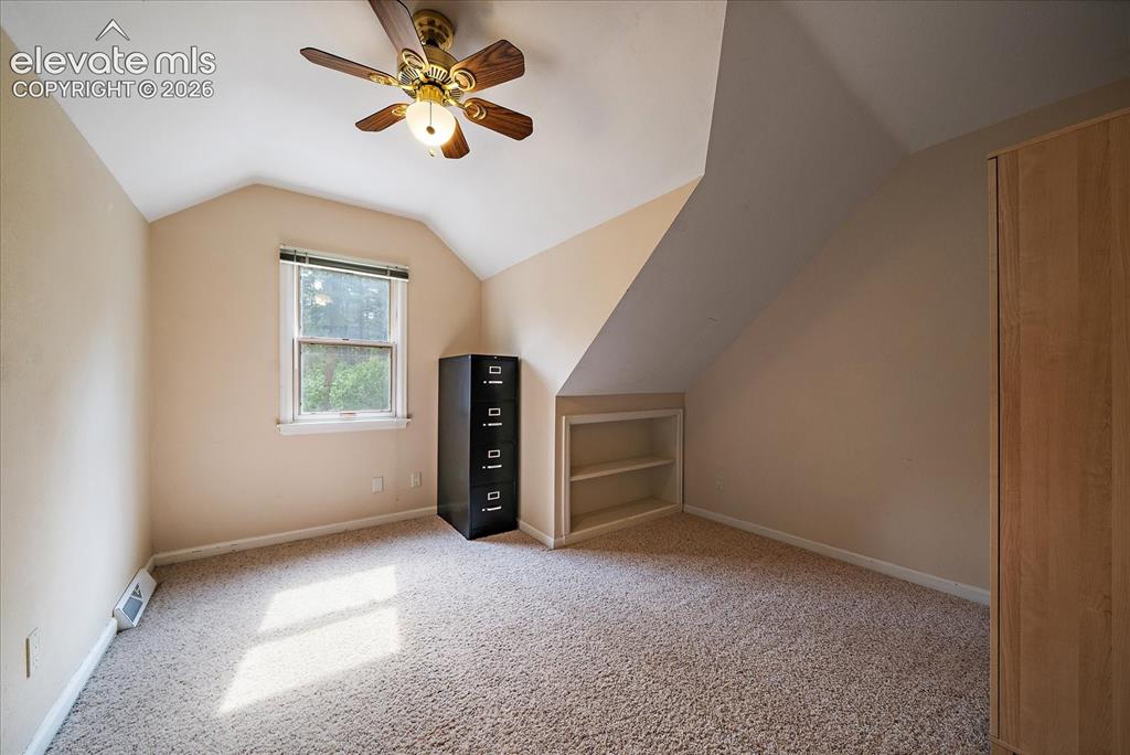 Image 26 of 50: Bonus Room