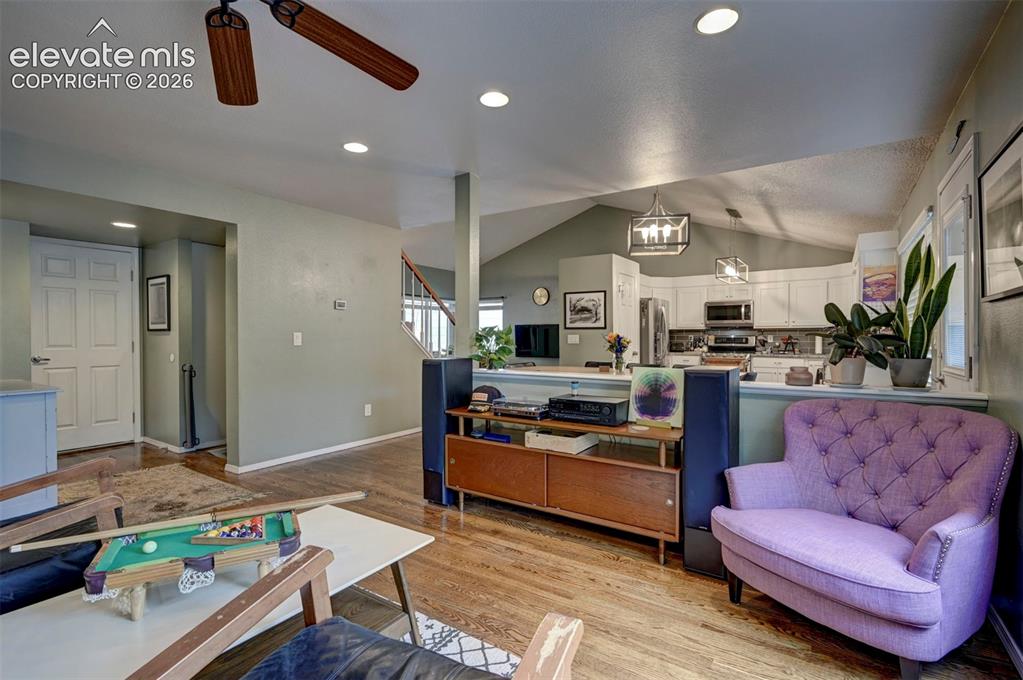 Image 19 of 50: Living Room