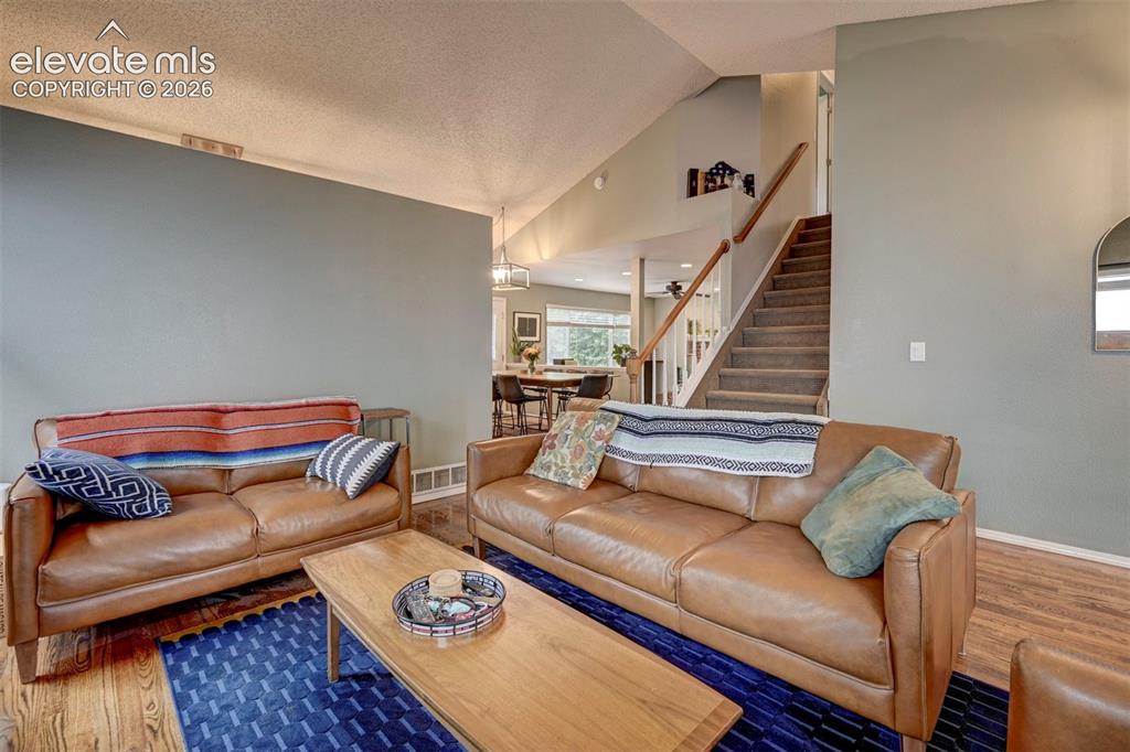 Image 8 of 50: Living Room