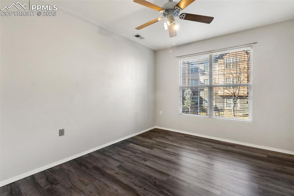 Image 17 of 31: Master Bedroom