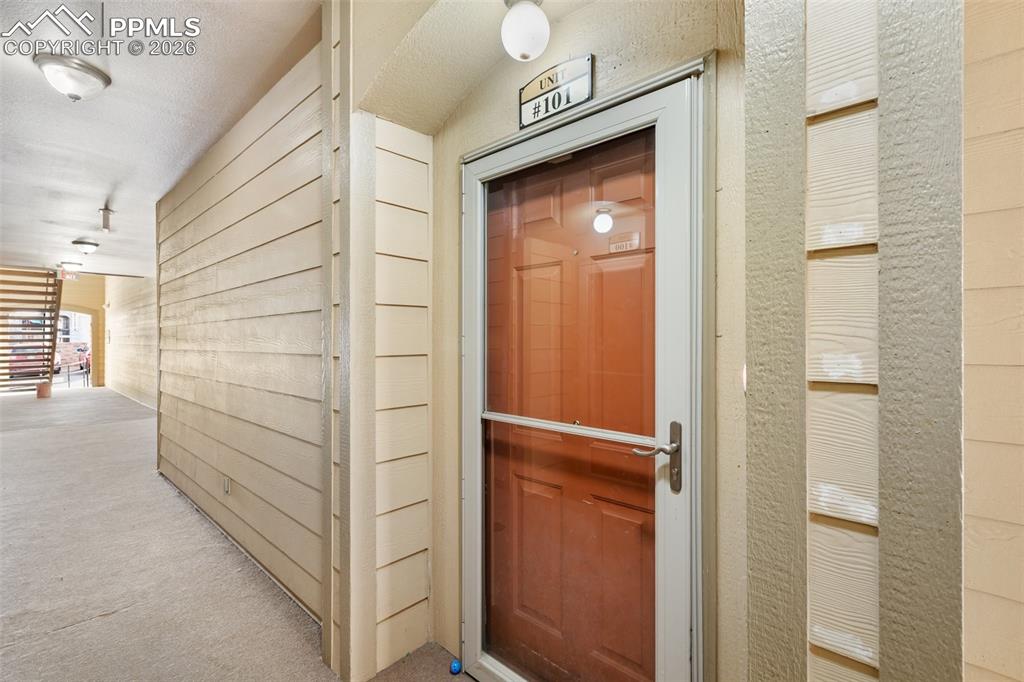 Image 30 of 31: Entry