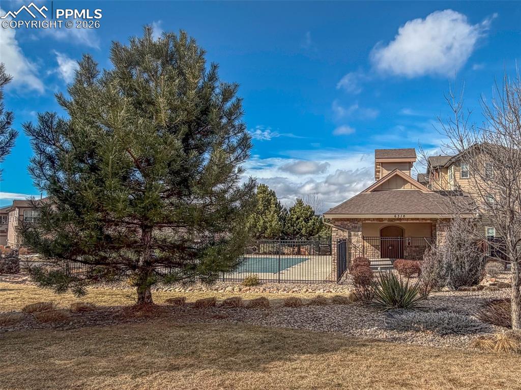 Image 31 of 31: Pool