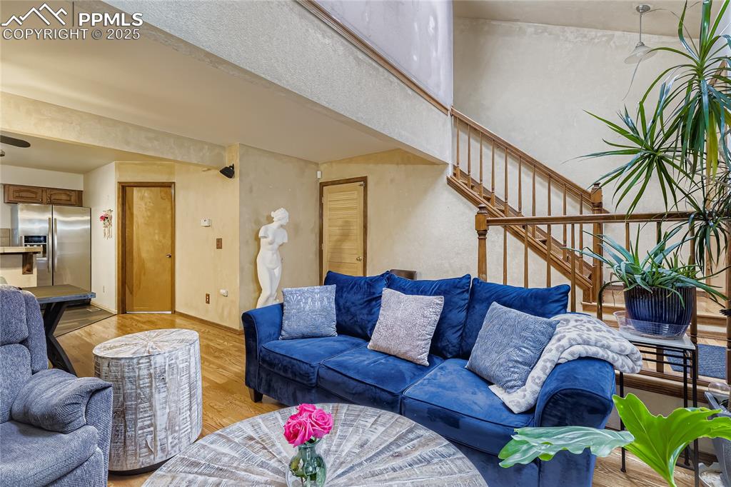 Image 9 of 27: Living Room