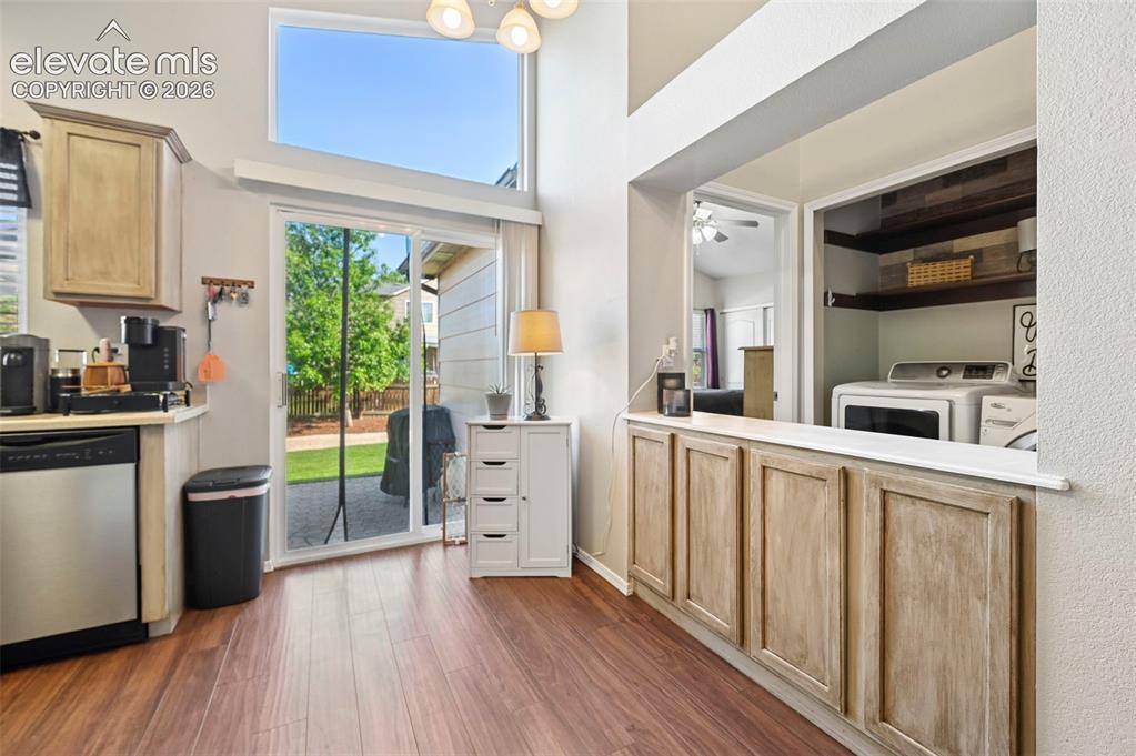 Image 11 of 42: Kitchen
