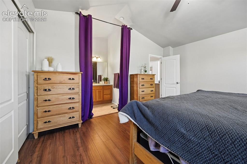 Image 15 of 42: Bedroom