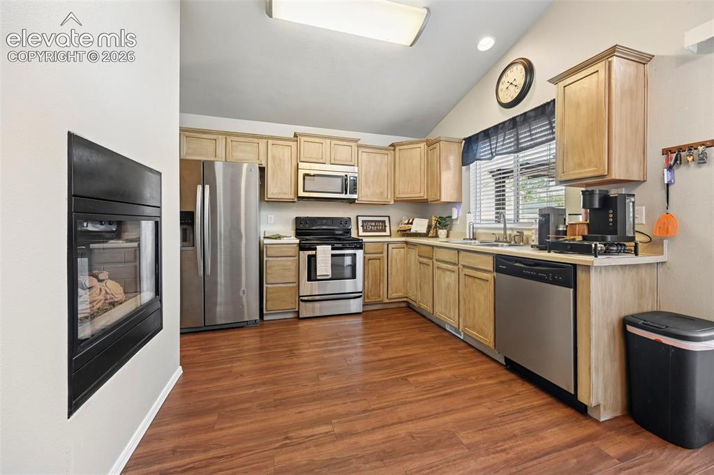 Image 9 of 42: Kitchen