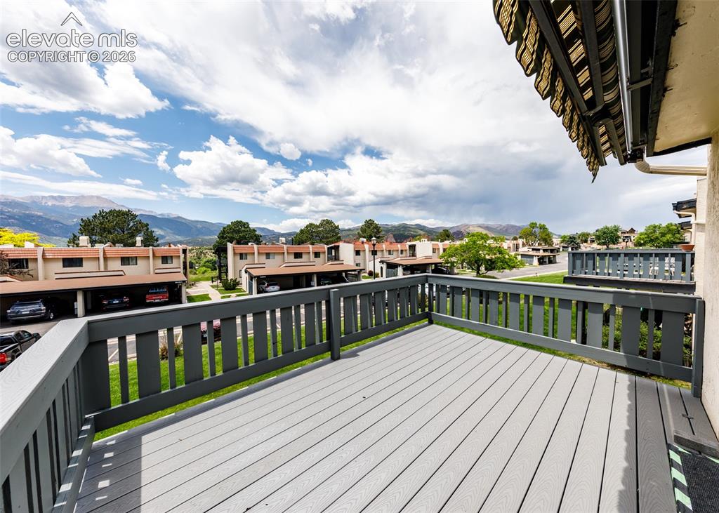 Image 36 of 48: Deck