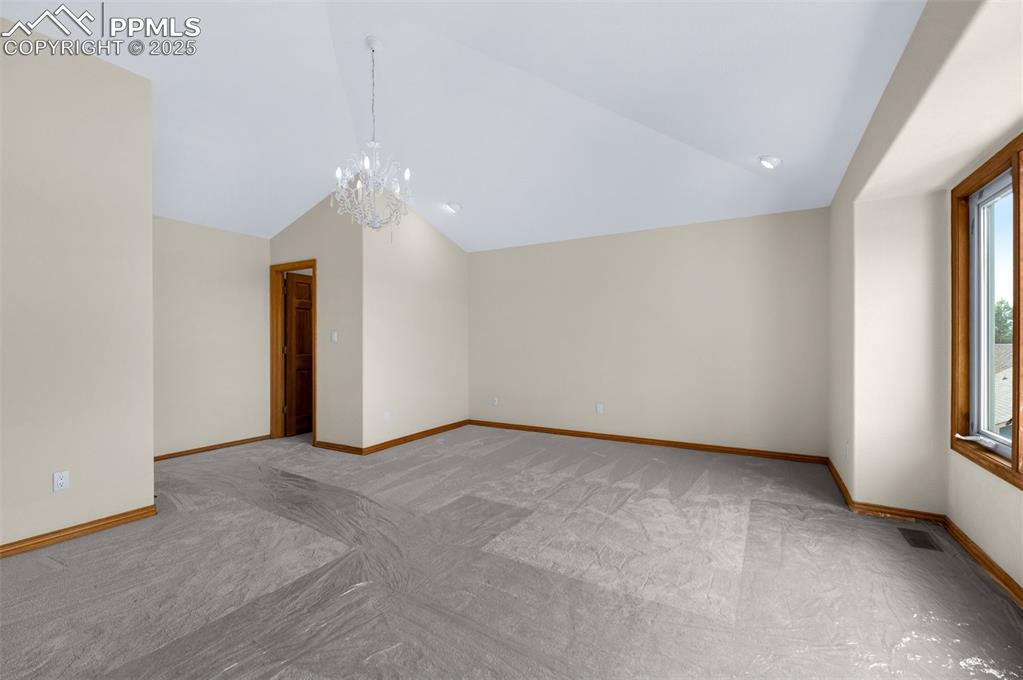 Image 34 of 50: Bonus Room