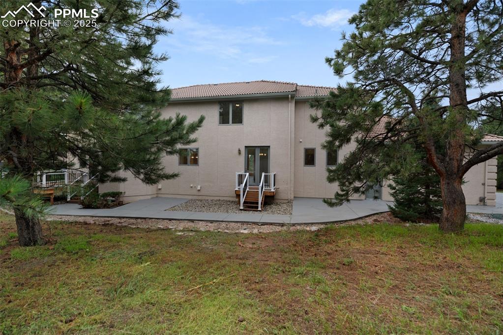 Image 47 of 50: Back of Structure