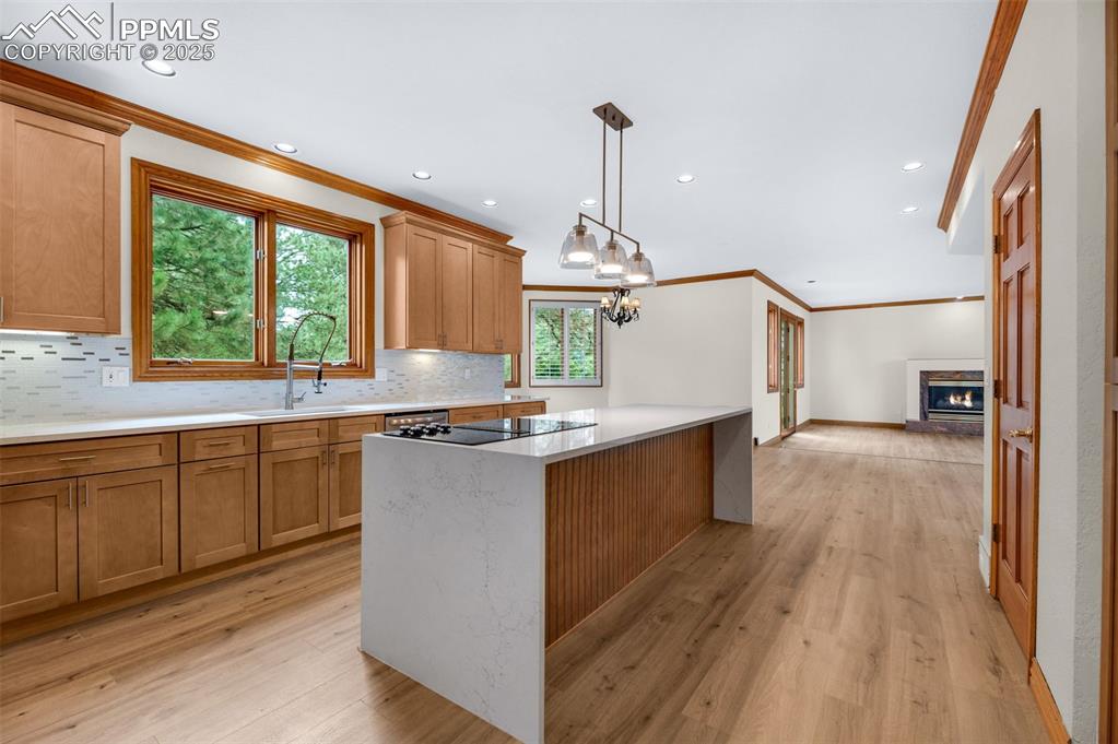 Image 9 of 50: Kitchen