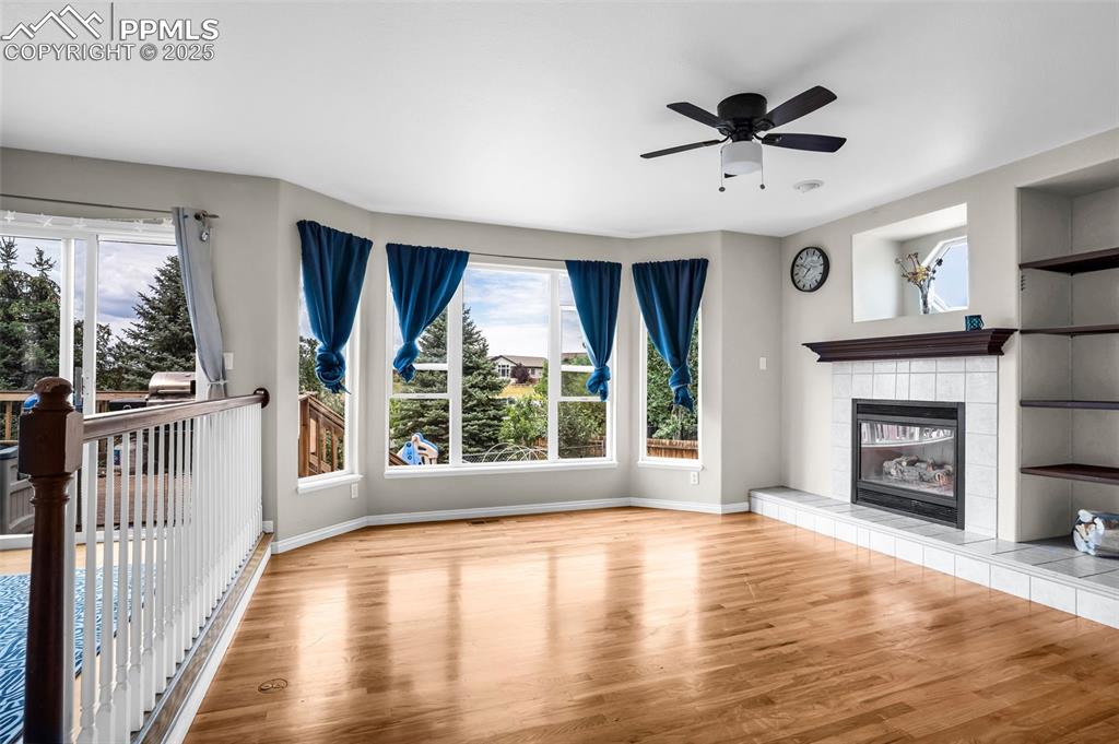 Image 14 of 48: Living Room