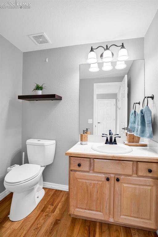 Image 17 of 48: Bathroom