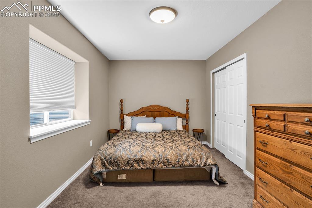 Image 40 of 48: Bedroom