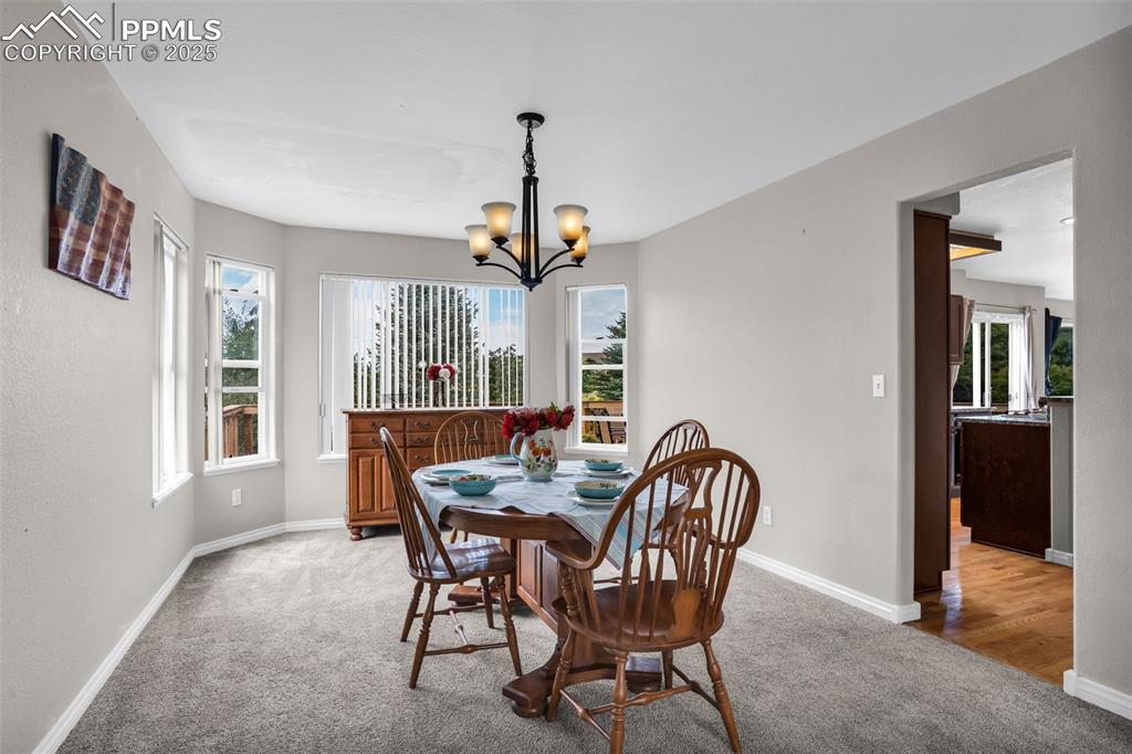 Image 9 of 48: Dining Area