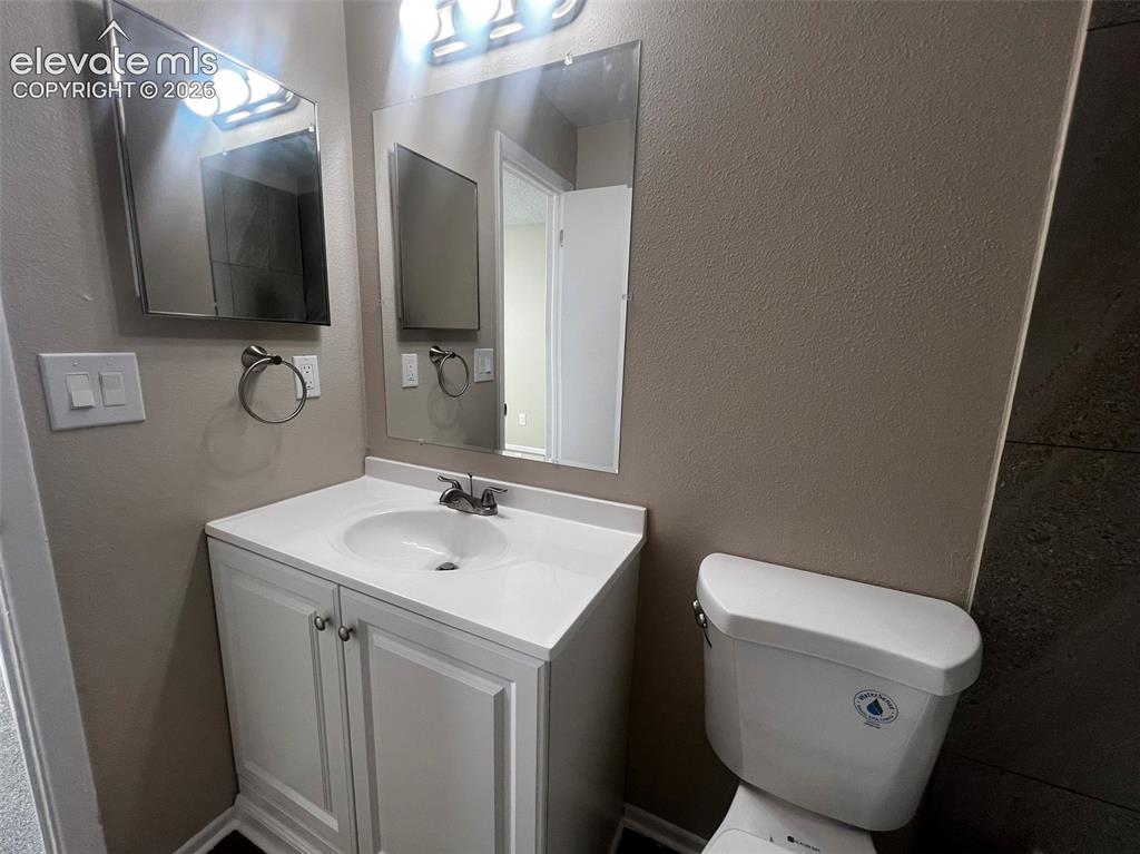 Image 13 of 17: Bathroom