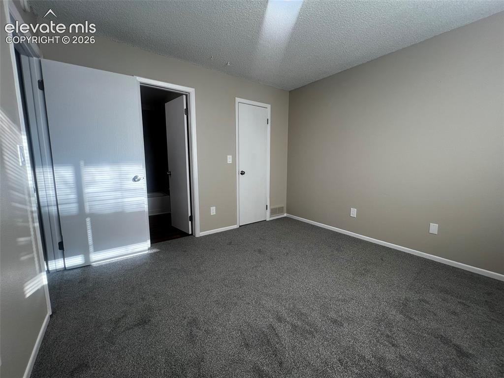 Image 8 of 17: Bedroom