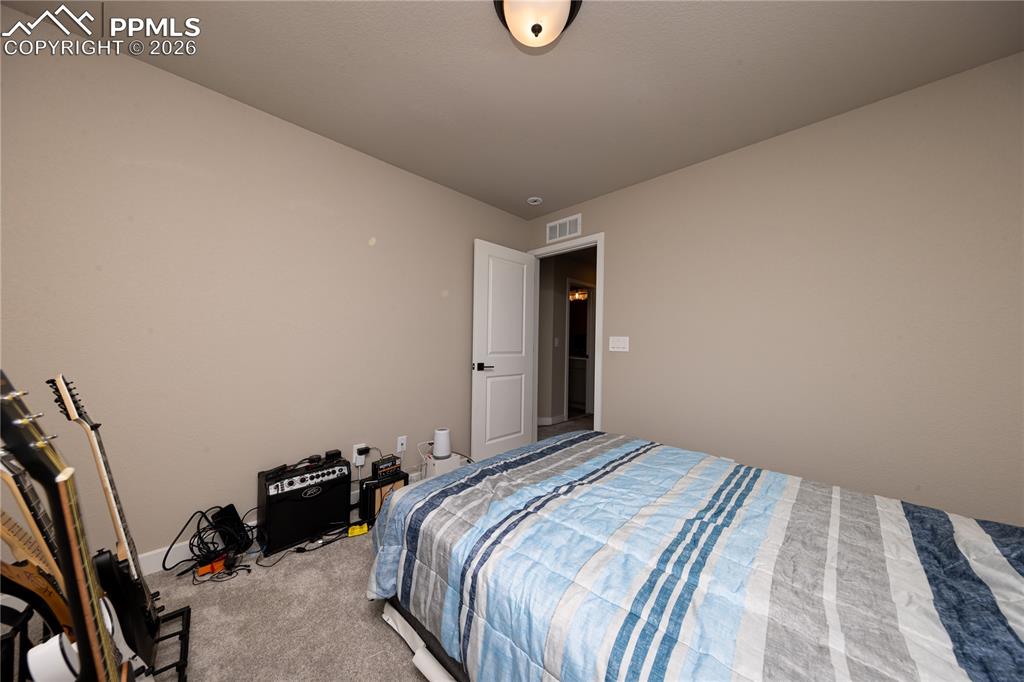 Image 15 of 31: Bedroom