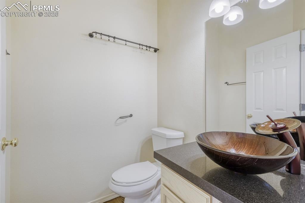 Image 24 of 25: Bathroom