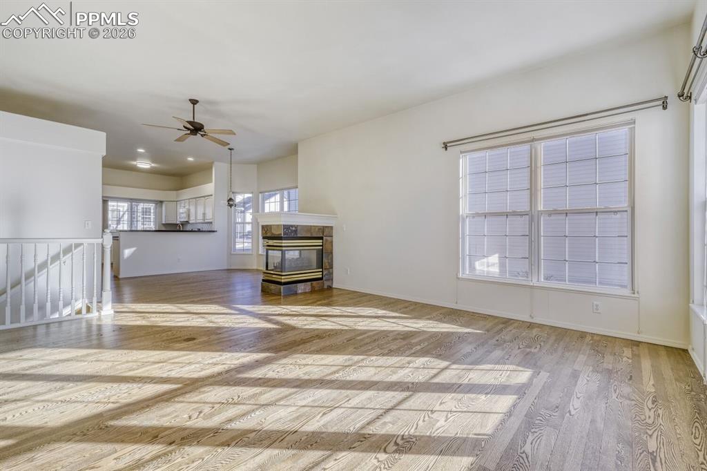 Image 6 of 25: Living Room