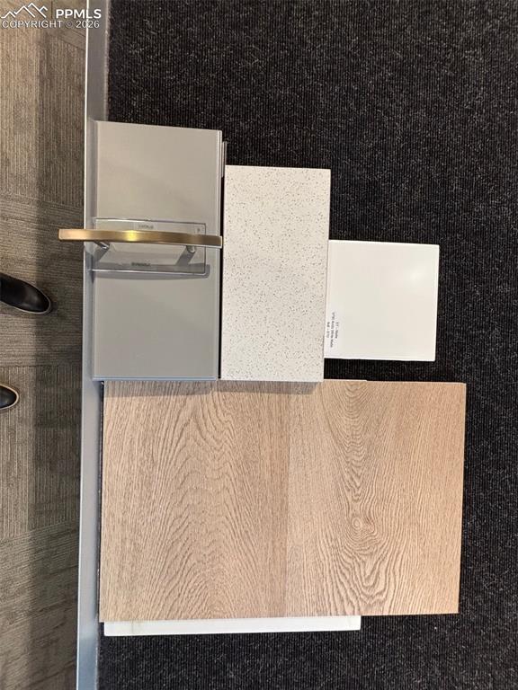 Image 11 of 16: Lower Bath Selections