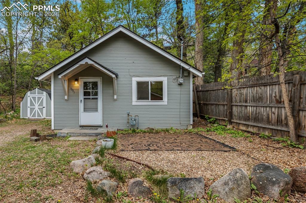 Image 2 of 34: Great yard area - storage shed included!