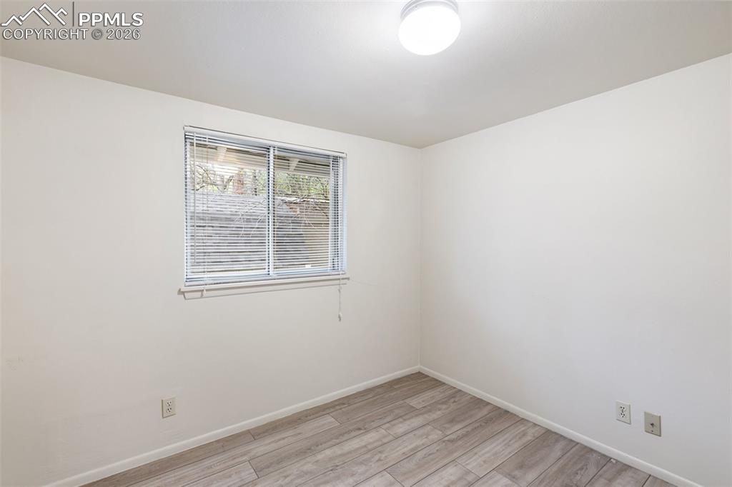 Image 20 of 34: Bedroom