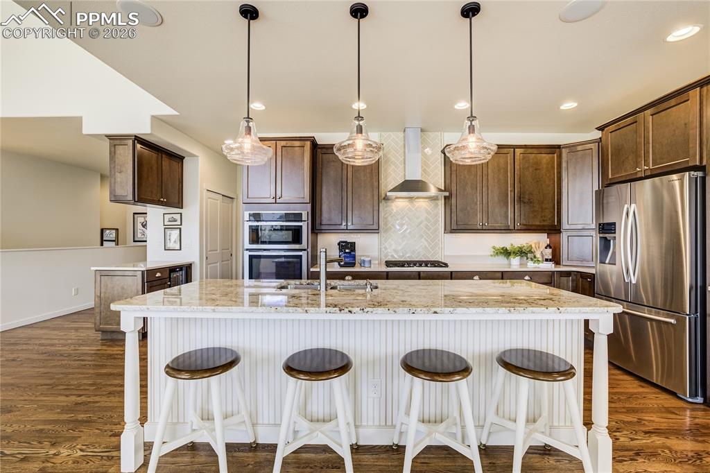 Image 22 of 50: Kitchen