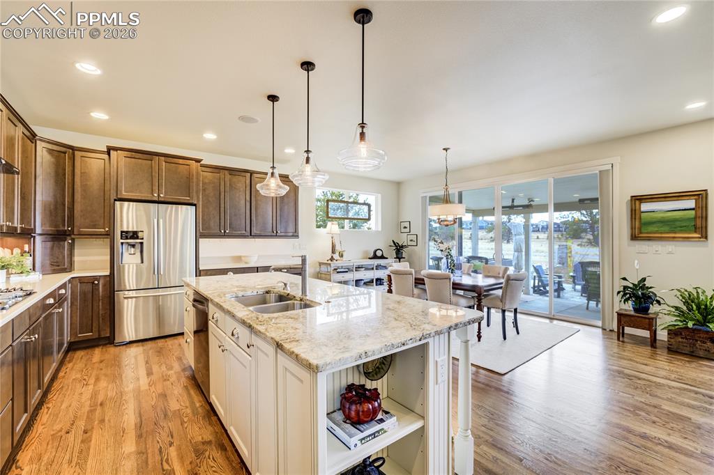 Image 24 of 50: Kitchen