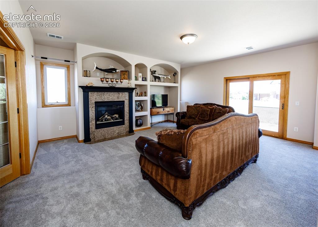 Image 39 of 45: Family Room