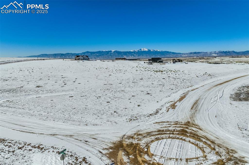 Image 12 of 20: Property view of mountains