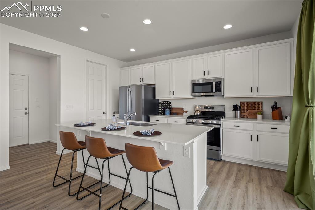 Image 10 of 46: Kitchen