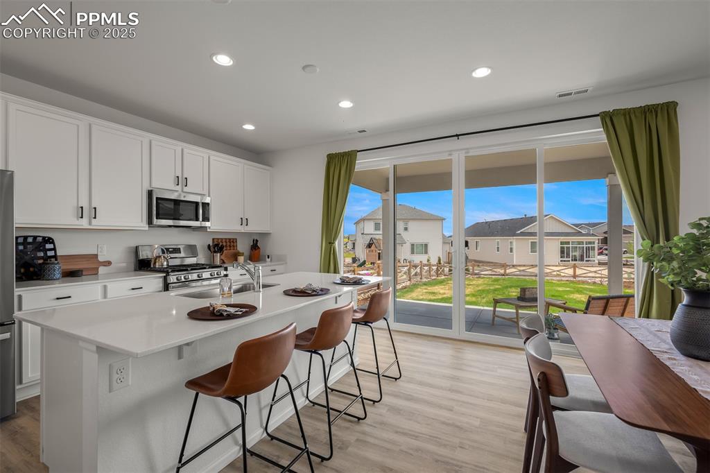 Image 12 of 46: Kitchen