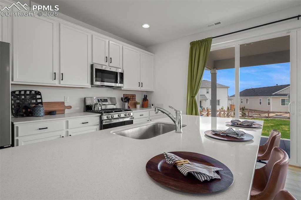 Image 13 of 46: Kitchen