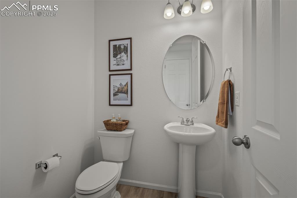 Image 23 of 46: Bathroom