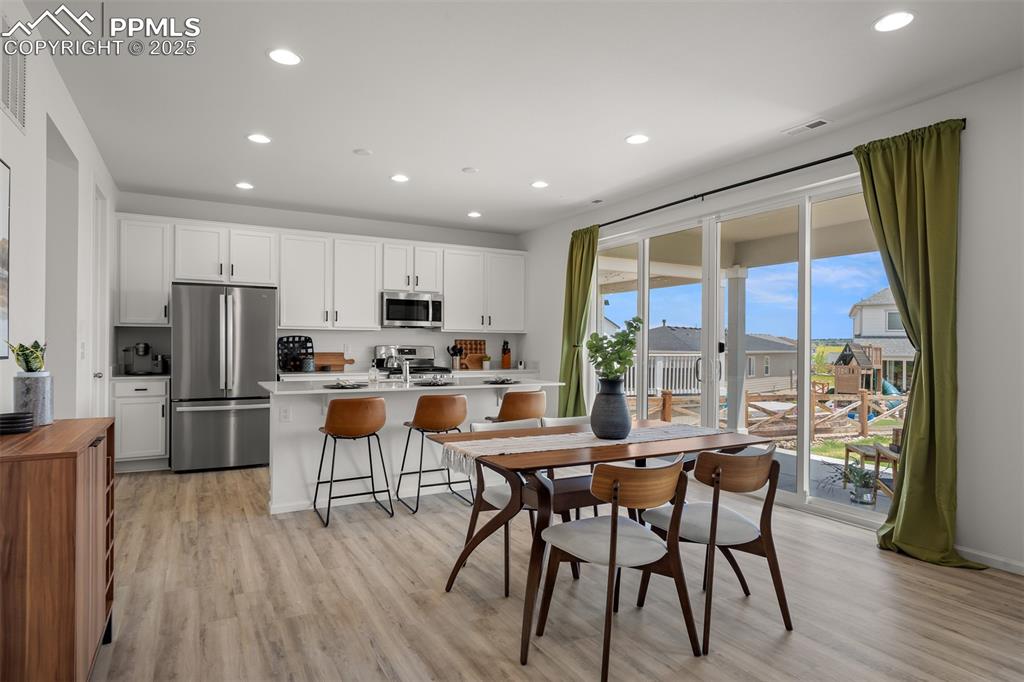 Image 6 of 46: Dining Area