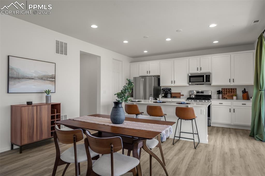 Image 8 of 46: Kitchen