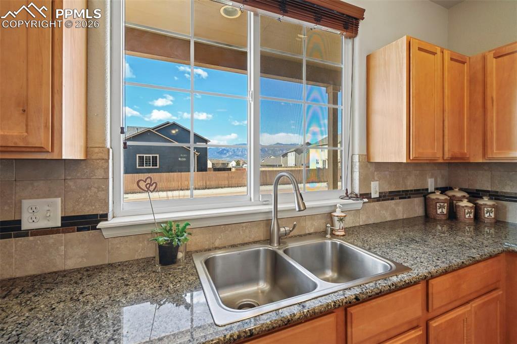 Image 13 of 44: Kitchen