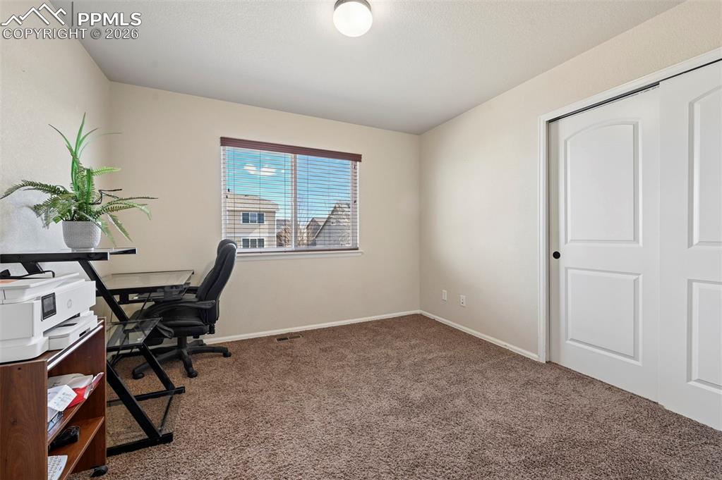 Image 32 of 44: Office