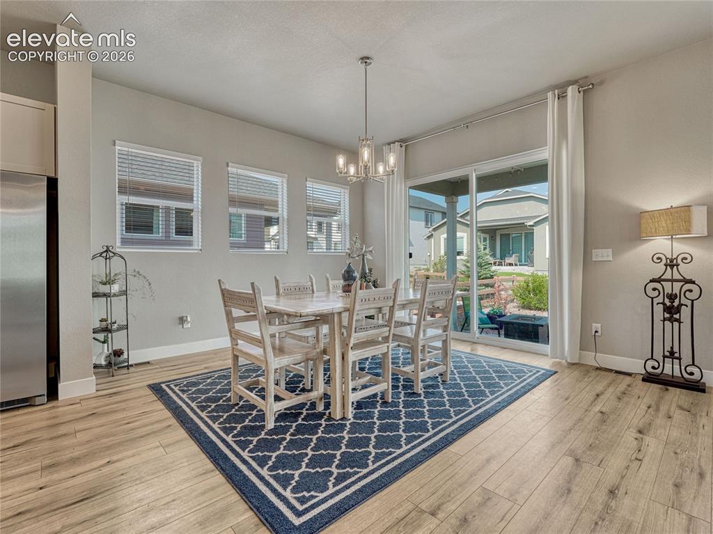 Image 10 of 46: Dining Area