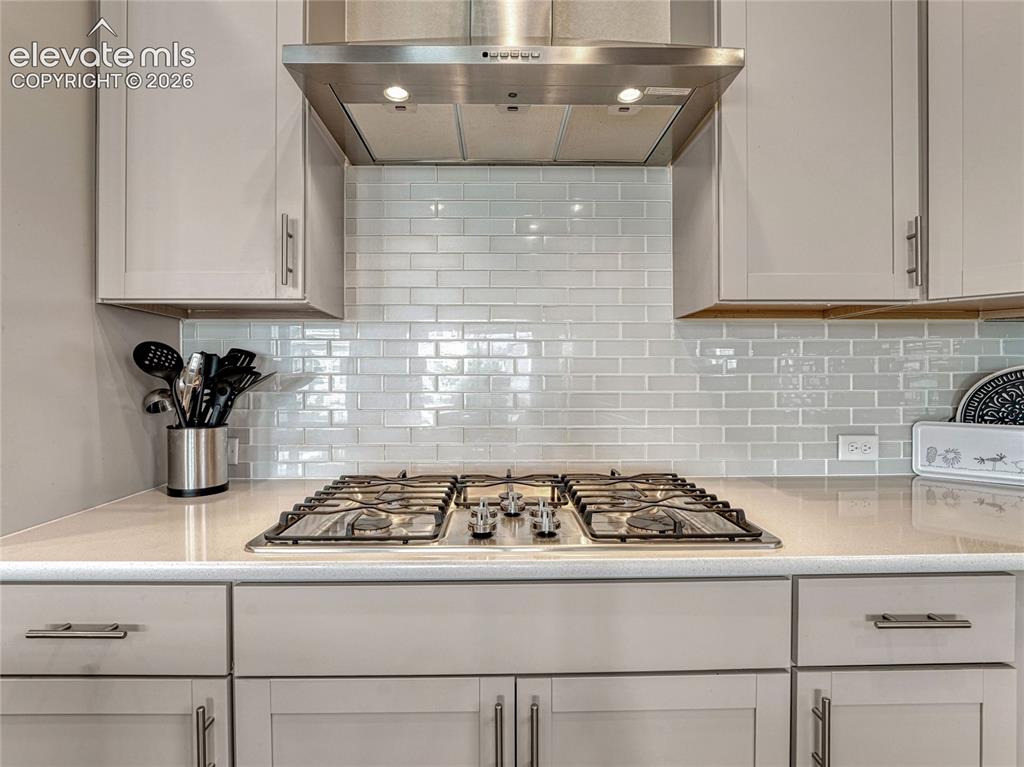 Image 13 of 46: Kitchen