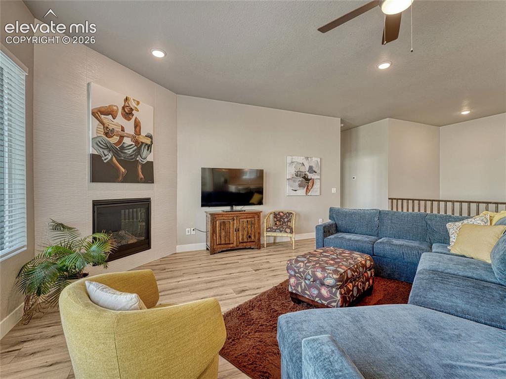 Image 16 of 46: Living Room