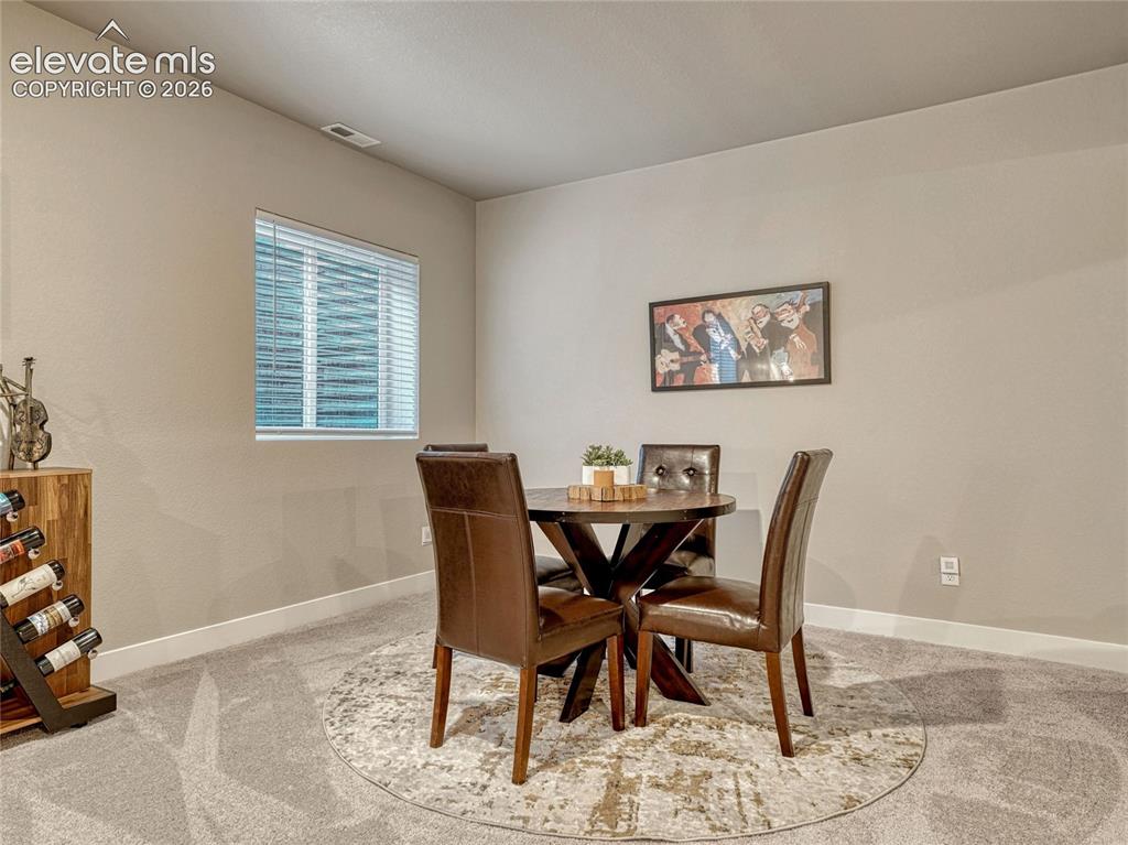 Image 31 of 46: Dining Area